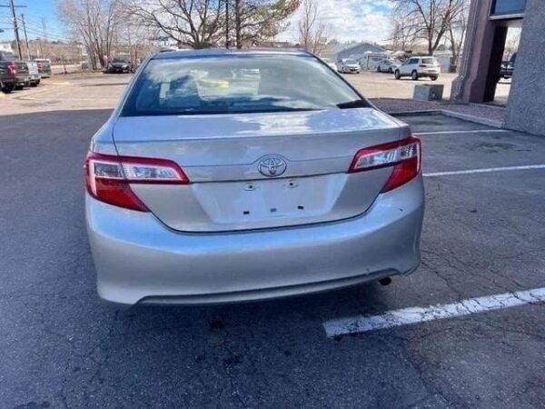 2014 Toyota Camry LE - Image 3