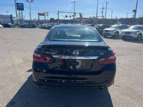2017 Nissan Altima 2.5 SR - Image 5