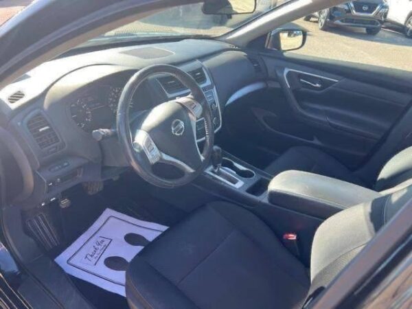 2017 Nissan Altima 2.5 SR - Image 3