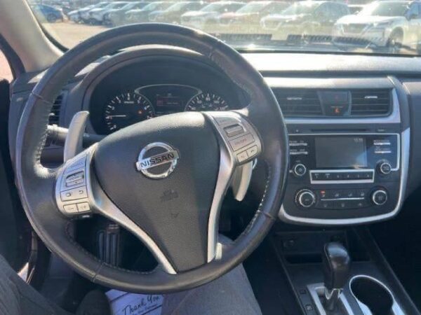 2017 Nissan Altima 2.5 SR - Image 2