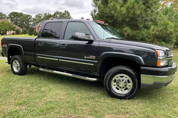 2003 Chevrolet Silverado - Image 2